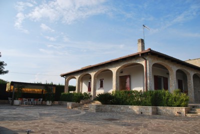 Villa con Vista Mare e Vasto Giardino a Torre Pali: Casa in affitto 16 Villa con Vista Mare e Vasto Giardino a Torre Pali: Casa in affitto 16