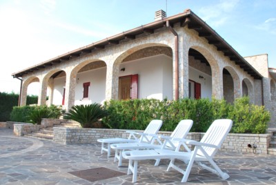 Villa con Vista Mare e Vasto Giardino a Torre Pali: Casa in affitto 17 Villa con Vista Mare e Vasto Giardino a Torre Pali: Casa in affitto 17