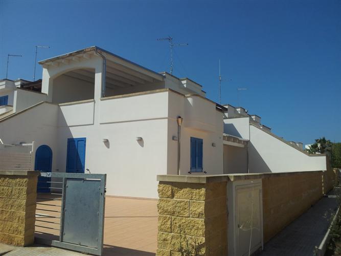 Affitto Villetta su 2 Piani in Stile Mediterraneo a S. Isidoro Porto Cesareo